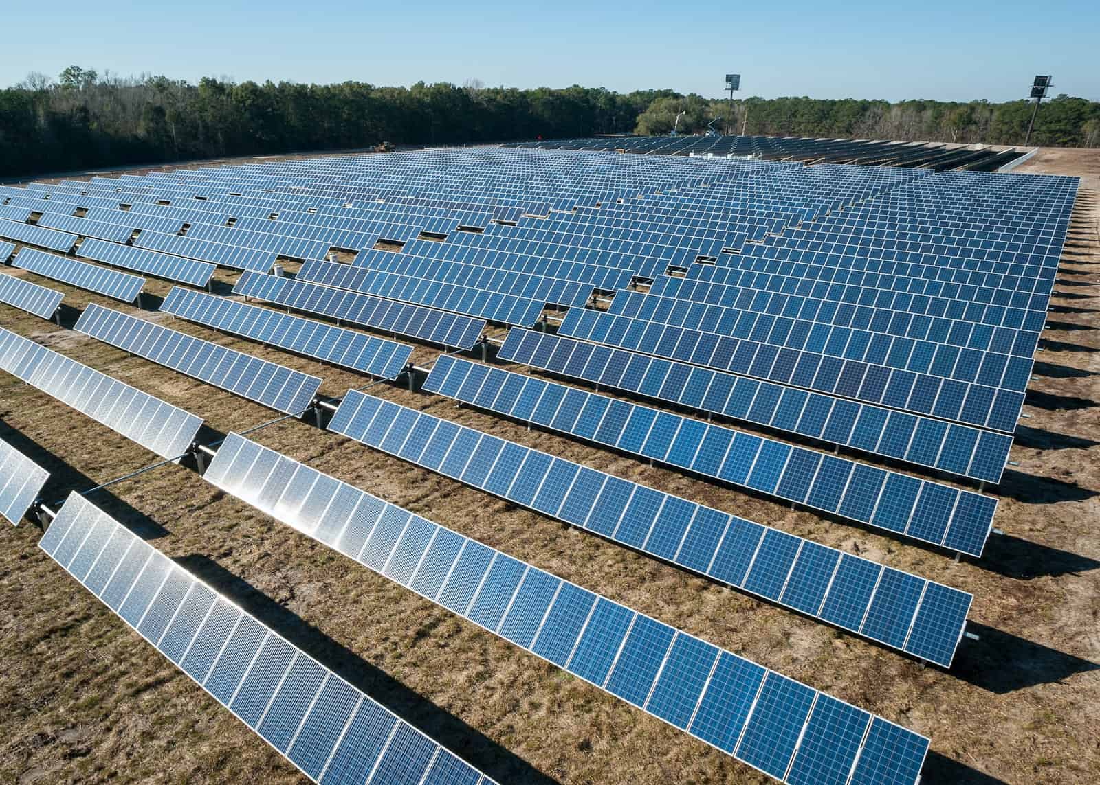 Is Solar Energy Better Than Battery?
